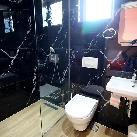 Yacht Apartmán Sarandë